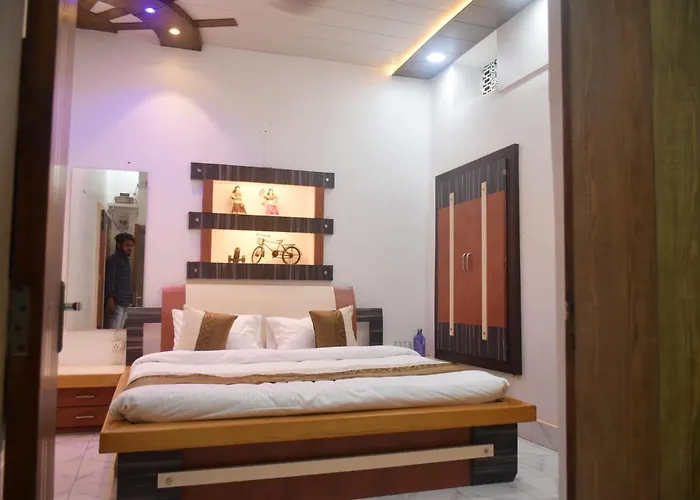 Raahi - Luxury Stay Near Kashi Vishwanath
