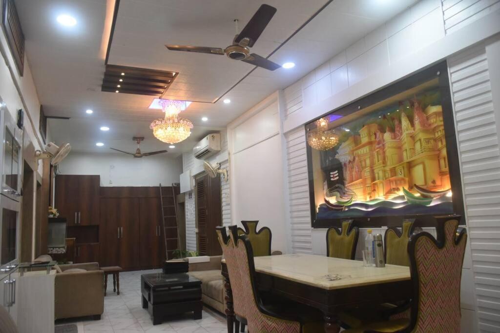 Raahi - Luxury Near Kashi Vishwanath Apartment