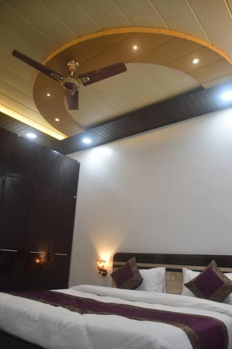 Raahi - Luxury Near Kashi Vishwanath Apartment *