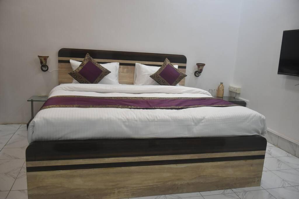 Raahi - Luxury Near Kashi Vishwanath Apartment Varanasi