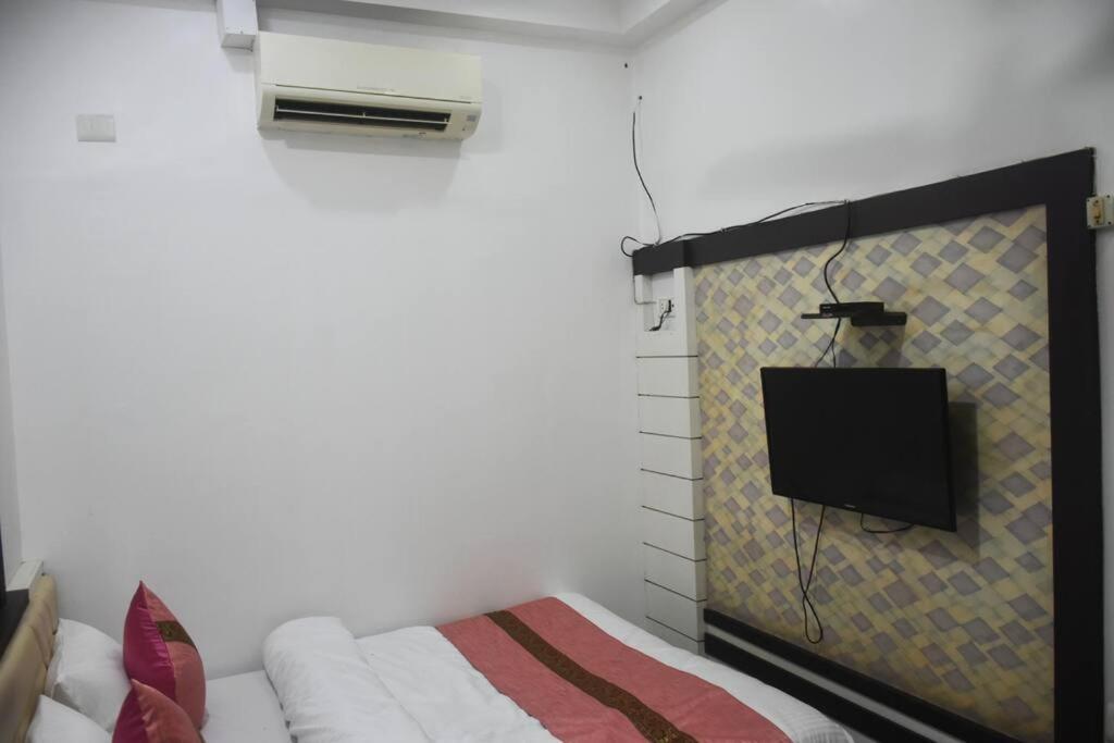 Raahi - Luxury Near Kashi Vishwanath *